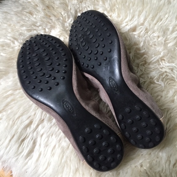 TOD'S Dee Fibbietta Suede Ballerina Flats - Picture 7 of 9